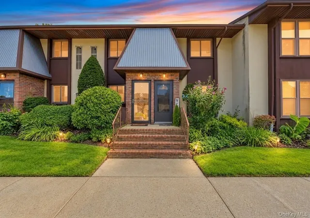 4-balsam-ct-4-brookhaven-ny-11784/hzid_57dc01f5