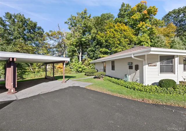 38-sussex-dr-a-yorktown-heights-ny-10598/hzid_f6c403b8