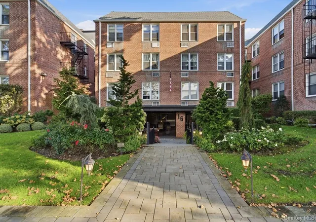 16-main-st-2y-hempstead-ny-11518/hzid_2e864040