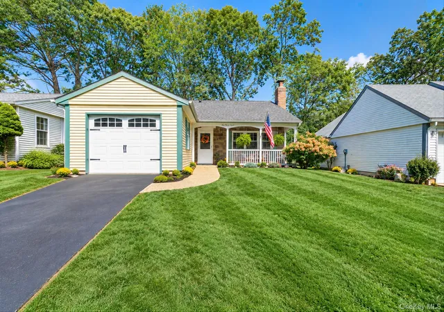 148-laurance-ln-brookhaven-ny-11961/hzid_834b81df