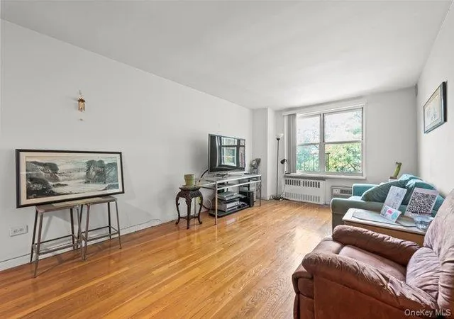 142-05-roosevelt-ave-539-new-york-ny-11354/hzid_84e18c6c