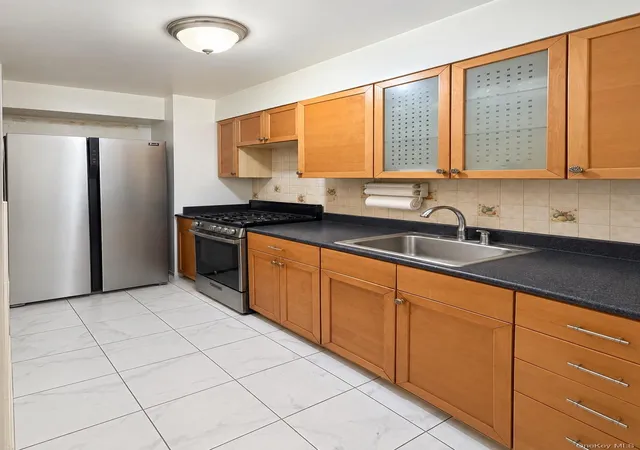 86-16-60th-avenue-4q-elmhurst-ny-11373/hzid_0cb291f9