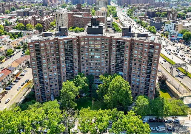 6120-grand-central-pkwy-a704-new-york-ny-11375/hzid_da4aab2c