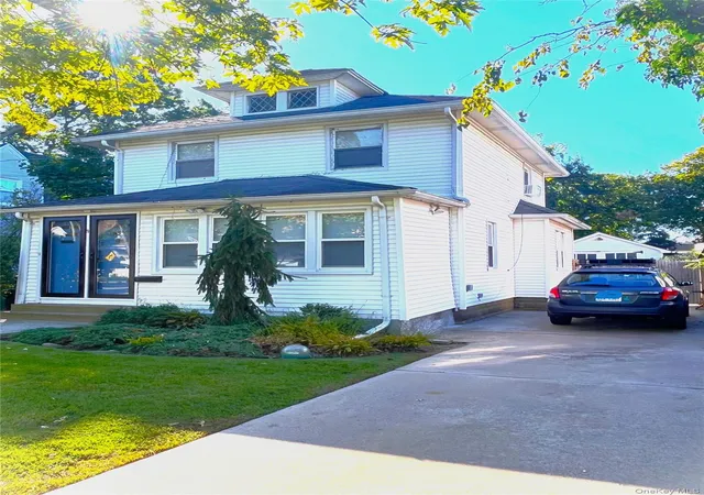 8-saint-nicholas-st-lynbrook-ny-11563/hzid_1ce690d1