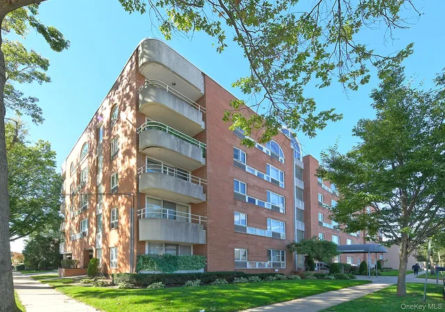205-mineola-blvd-5i-mineola-ny-11501/hzid_e7f6dd13