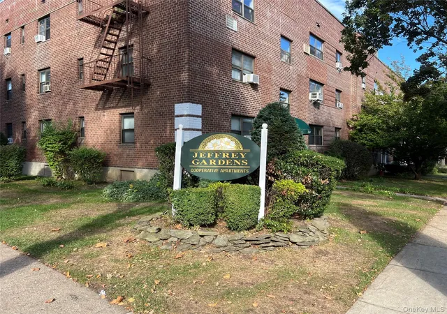 216-05-48th-avenue-2c-new-york-ny-11364/hzid_a49baa8e
