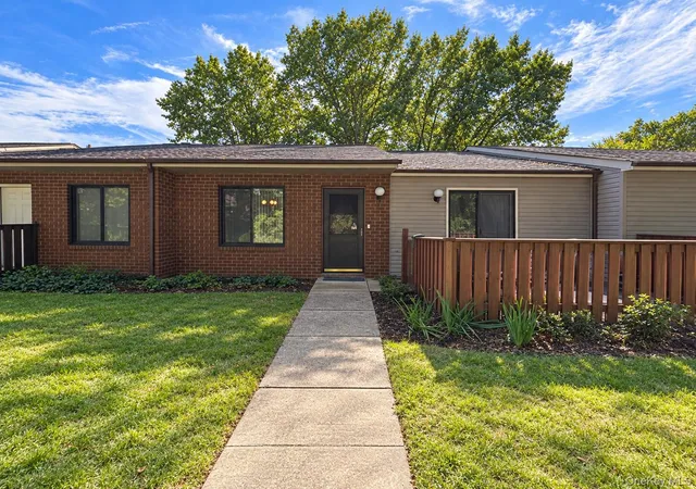 780-hilltop-ct-coram-ny-11727/hzid_17dfd175