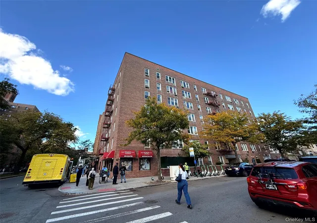1332-metropolitan-ave-6k-bronx-ny-10462/hzid_805a6940