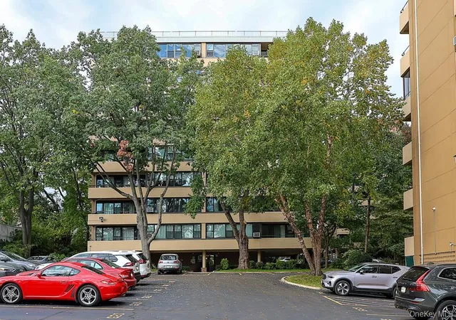 10-34-166th-street-9d-new-york-ny-11357/hzid_82dcba88