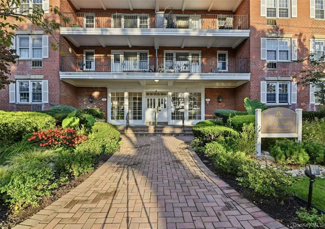 70-n-grove-st-3k-hempstead-ny-11520/hzid_02ca7917