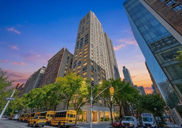 1065-park-ave-19c-new-york-ny-10128/hzid_8ce7aa45