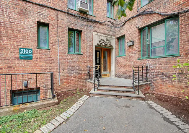 2100-tremont-ave-mc-new-york-ny-10462/hzid_354906a1