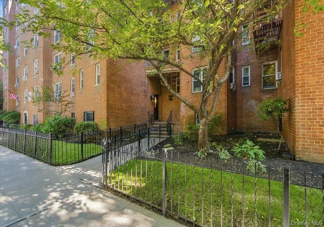 3325-81-street-2e-new-york-ny-11372/hzid_4677e4c2
