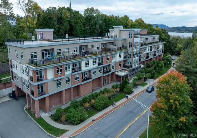 30-beekman-st-100-beacon-ny-12508/hzid_ff8ab36c