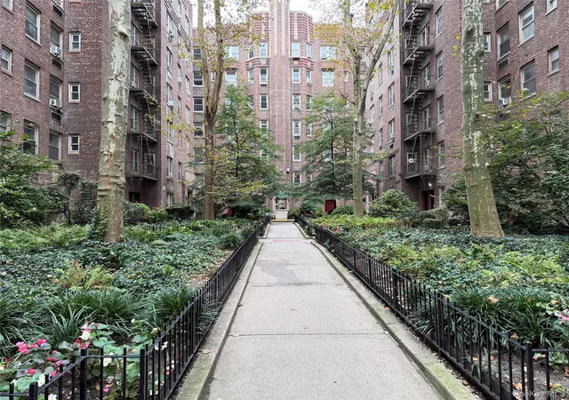 48-17-42-avenue-4e-new-york-ny-11004/hzid_1db6dd7c