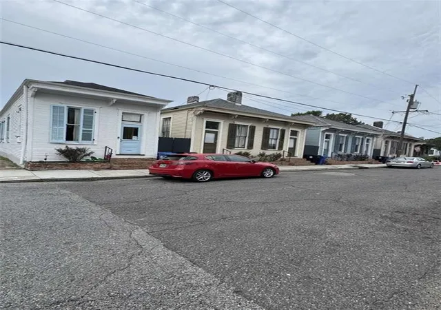 2600-2612-constance-st-new-orleans-la-70130/hzid_e93e8460