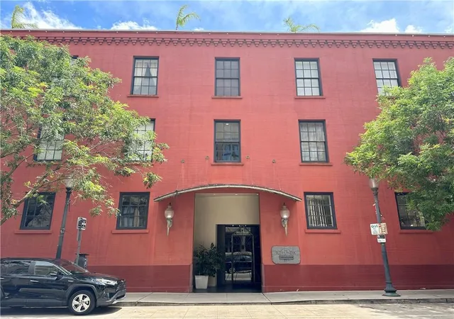 330-julia-st-205-new-orleans-la-70130/hzid_a68e5bea
