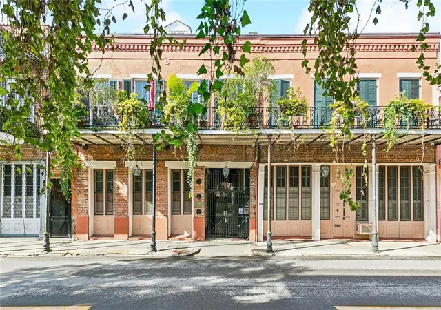 933-chartres-st-17-new-orleans-la-70116/hzid_5a6c3a45