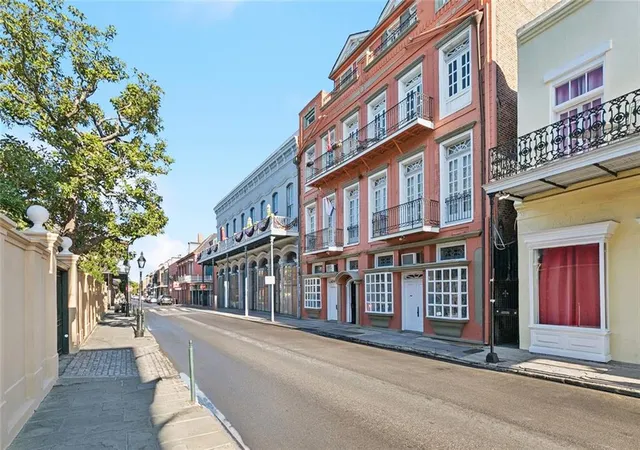 627-ursulines-st-6-new-orleans-la-70116/hzid_9b5481e4