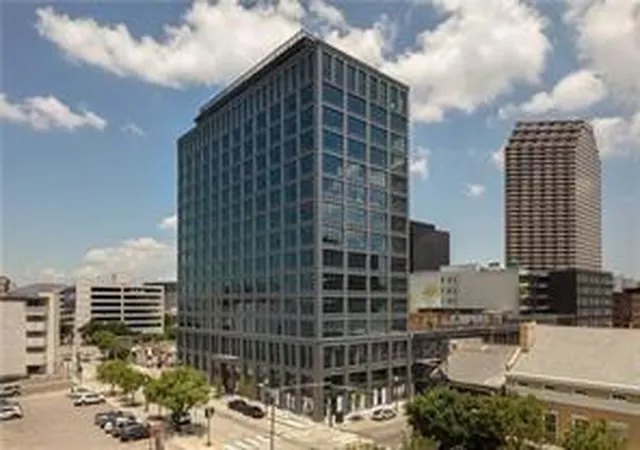 1001-julia-st-9e-new-orleans-la-70113/hzid_2c835ec4