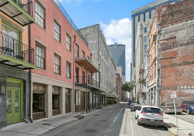420-common-st-1a-new-orleans-la-70130/hzid_de699a79