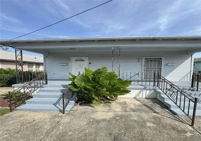 1726-28-lesseps-st-new-orleans-la-70117/hzid_20006552