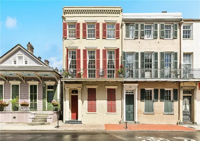 827-burgundy-st-c-new-orleans-la-70116/hzid_e6f2236e