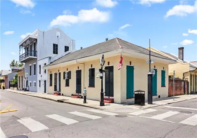 1004-governor-nicholls-st-g-new-orleans-la-70116/hzid_df6c4cc7