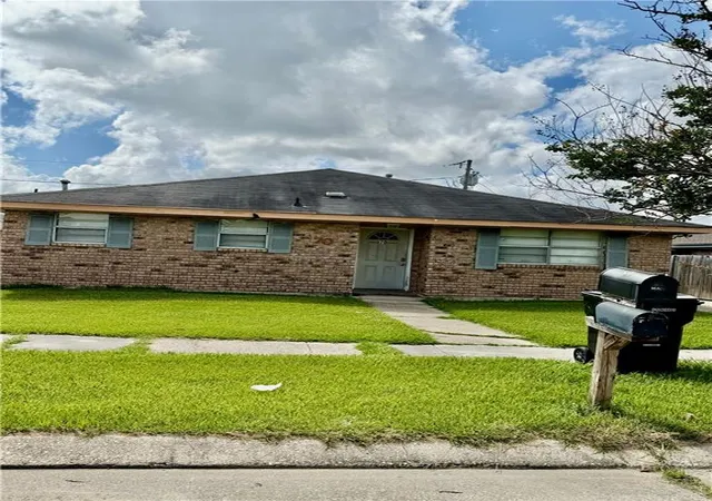 70-72-phillip-ct-chalmette-la-70043/hzid_3c4b6b32