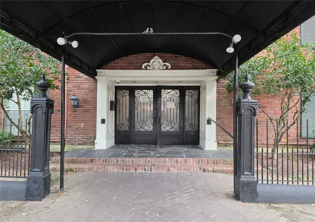 3201-st-charles-ave-308-new-orleans-la-70115/hzid_0cd6c6bb