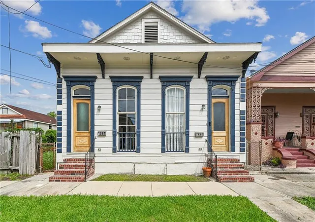 1561-63-n-prieur-st-new-orleans-la-70116/hzid_a5c0d447