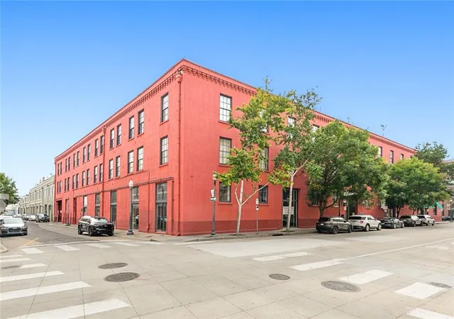 330-julia-st-321-new-orleans-la-70130/hzid_16159e41