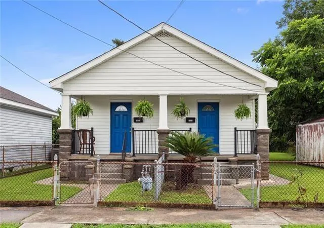 1027-29-dolhonde-st-gretna-la-70053/hzid_dce10d11
