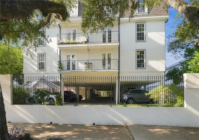 3625-saint-charles-ave-2f-new-orleans-la-70115/hzid_f0bbd45c