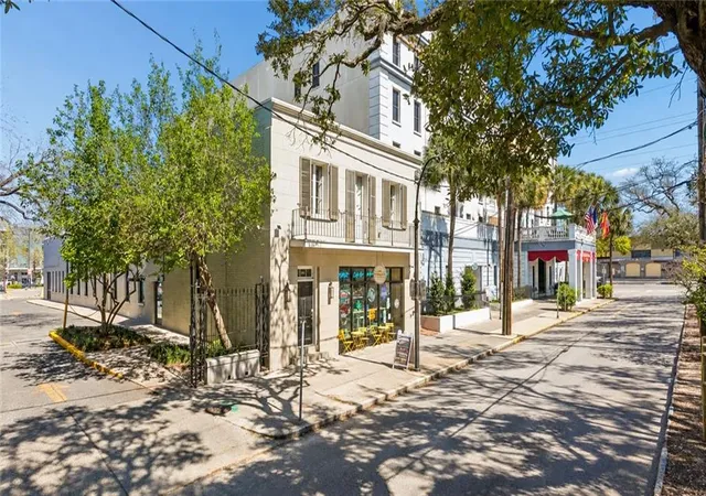 427-esplanade-ave-103-new-orleans-la-70116/hzid_66decb00