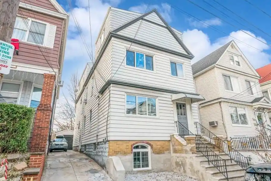 158-west-8th-st-bayonne-nj-07002/hzid_51a27b4e