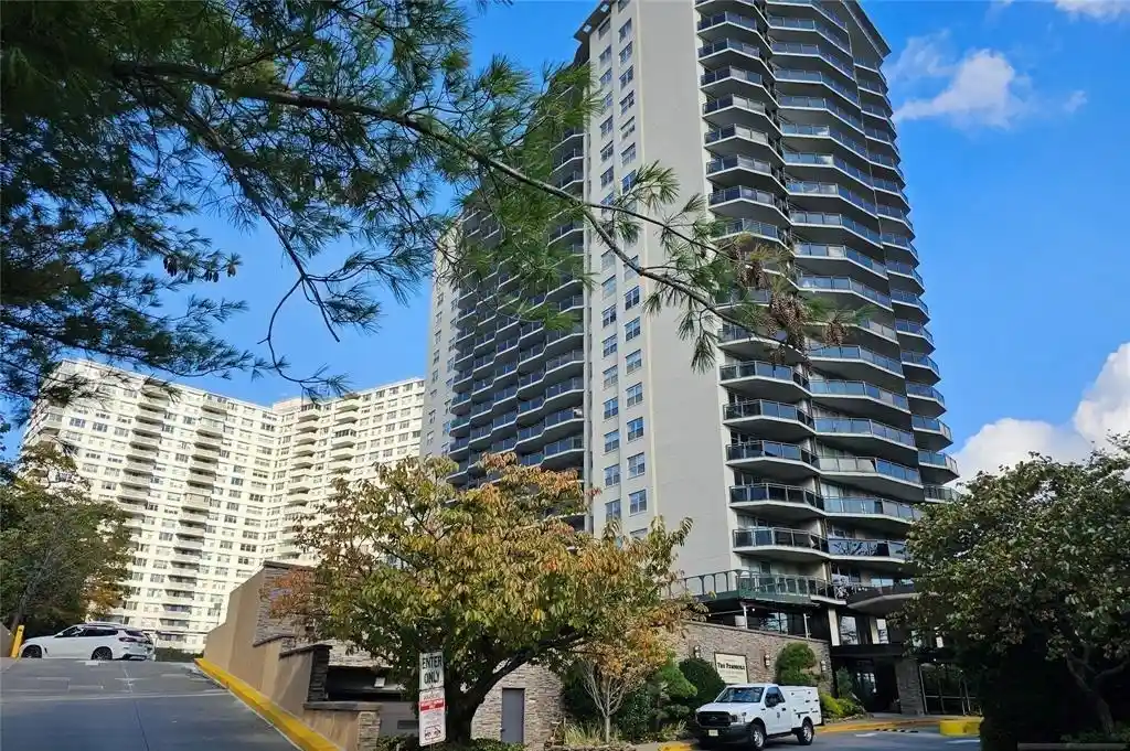 2077-center-ave-22h-fort-lee-nj-07024/hzid_d6ef99fb