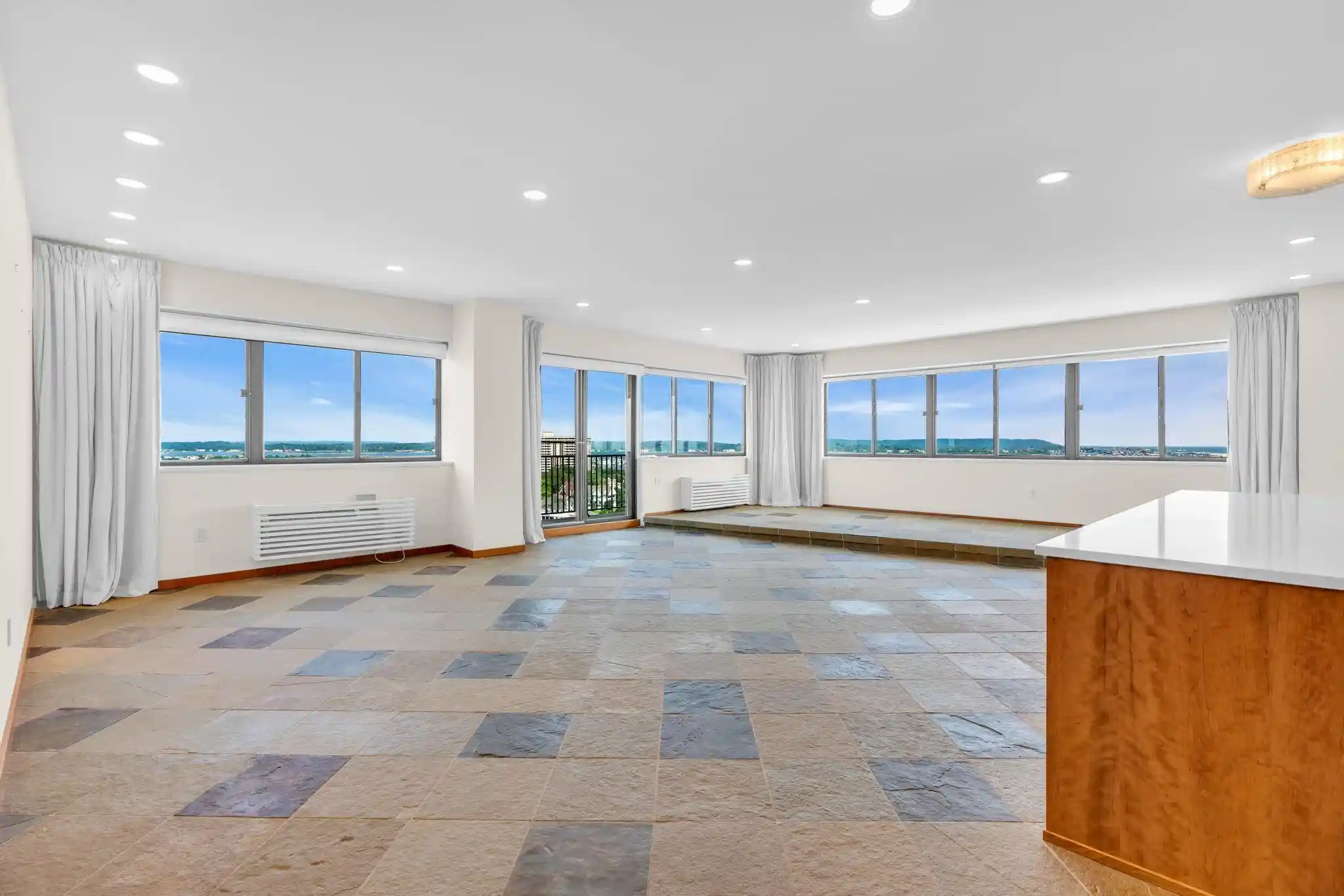 55-ocean-ave-ph-b-monmouth-beach-nj-07750/hzid_7b4634e5