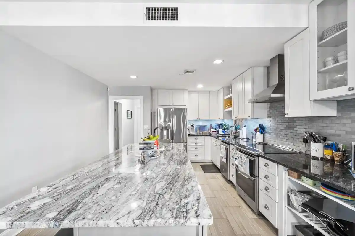 206-shearwater-ct-west-11-jersey-city-nj-07305/hzid_c6fa5267