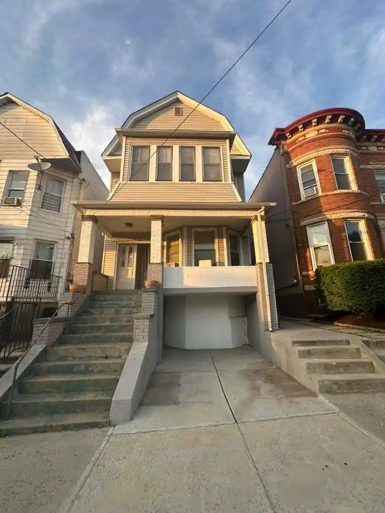 270-woodlawn-ave-jersey-city-nj-07305/hzid_2d0c0cdd