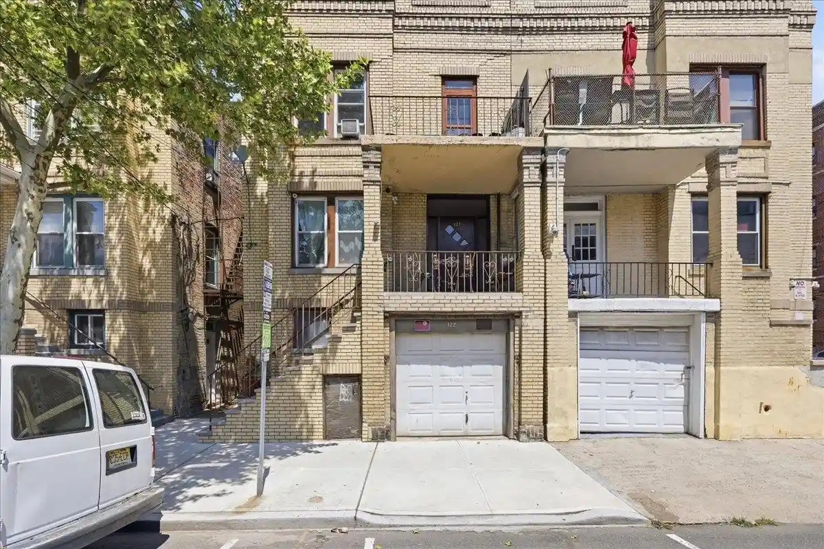 122-61st-street-west-new-york-nj-07093/hzid_472c34ff