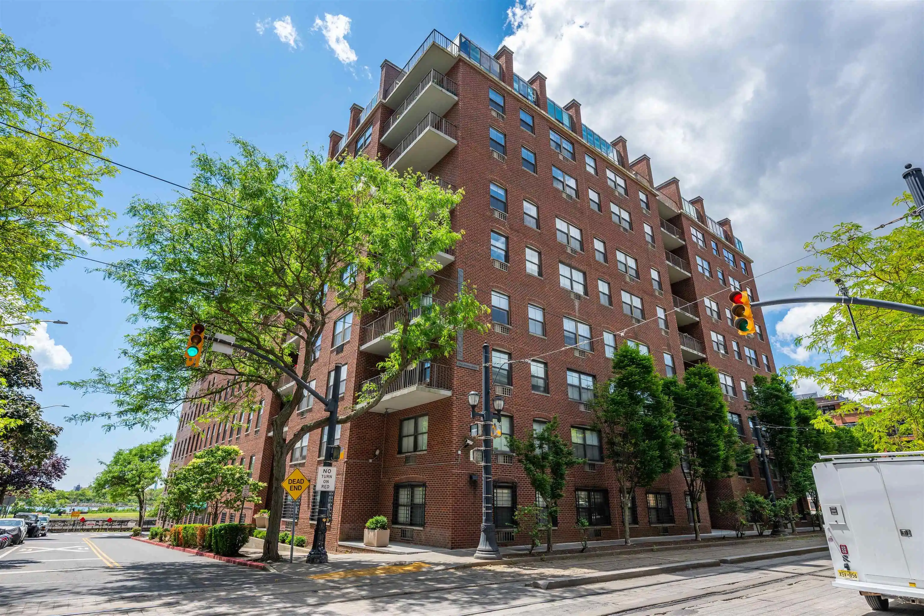 1-greene-st-312-jersey-city-nj-07302/hzid_34449f81