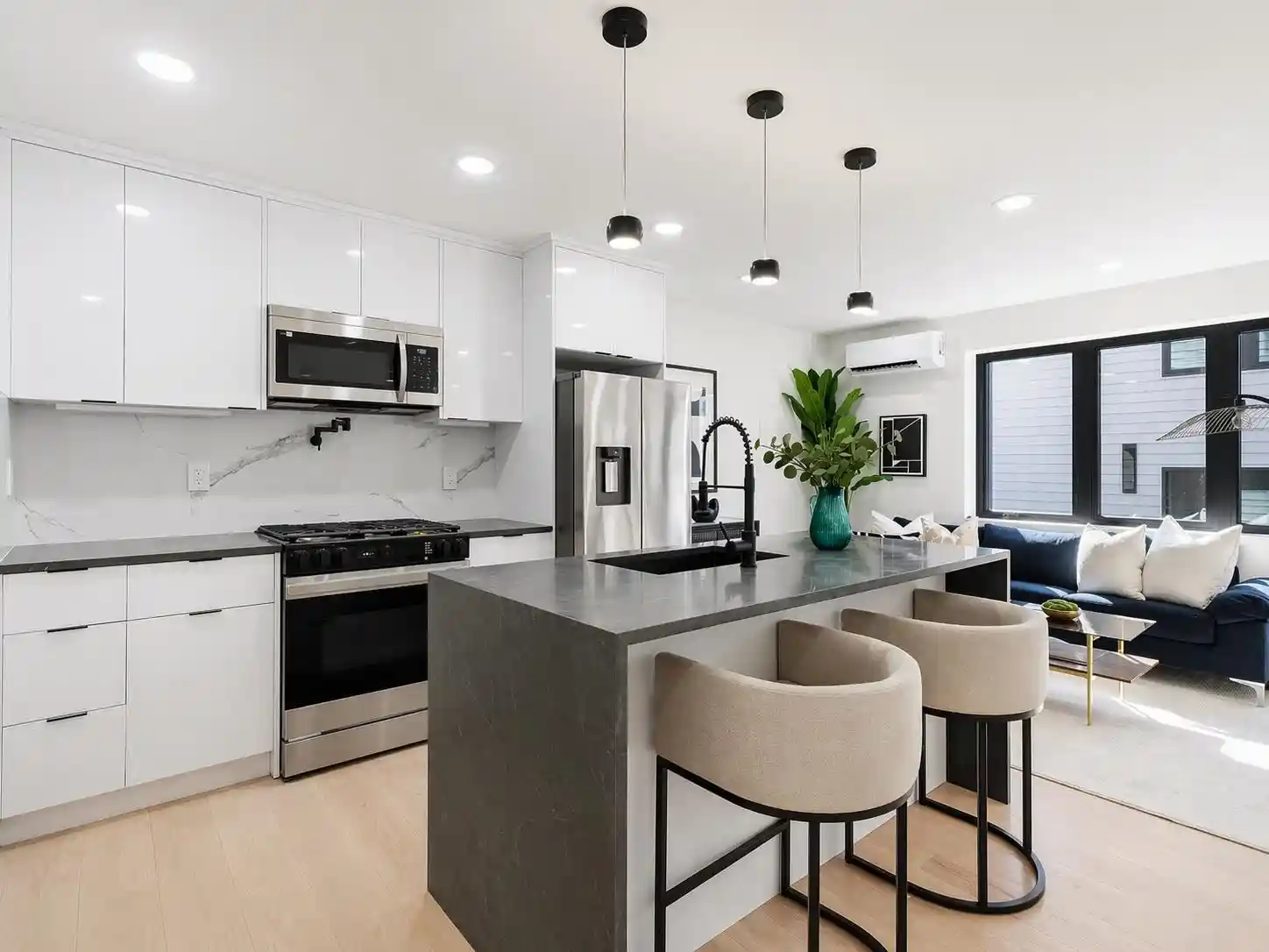 82-pamrapo-ave-4a-jersey-city-nj-07305/hzid_7017a666