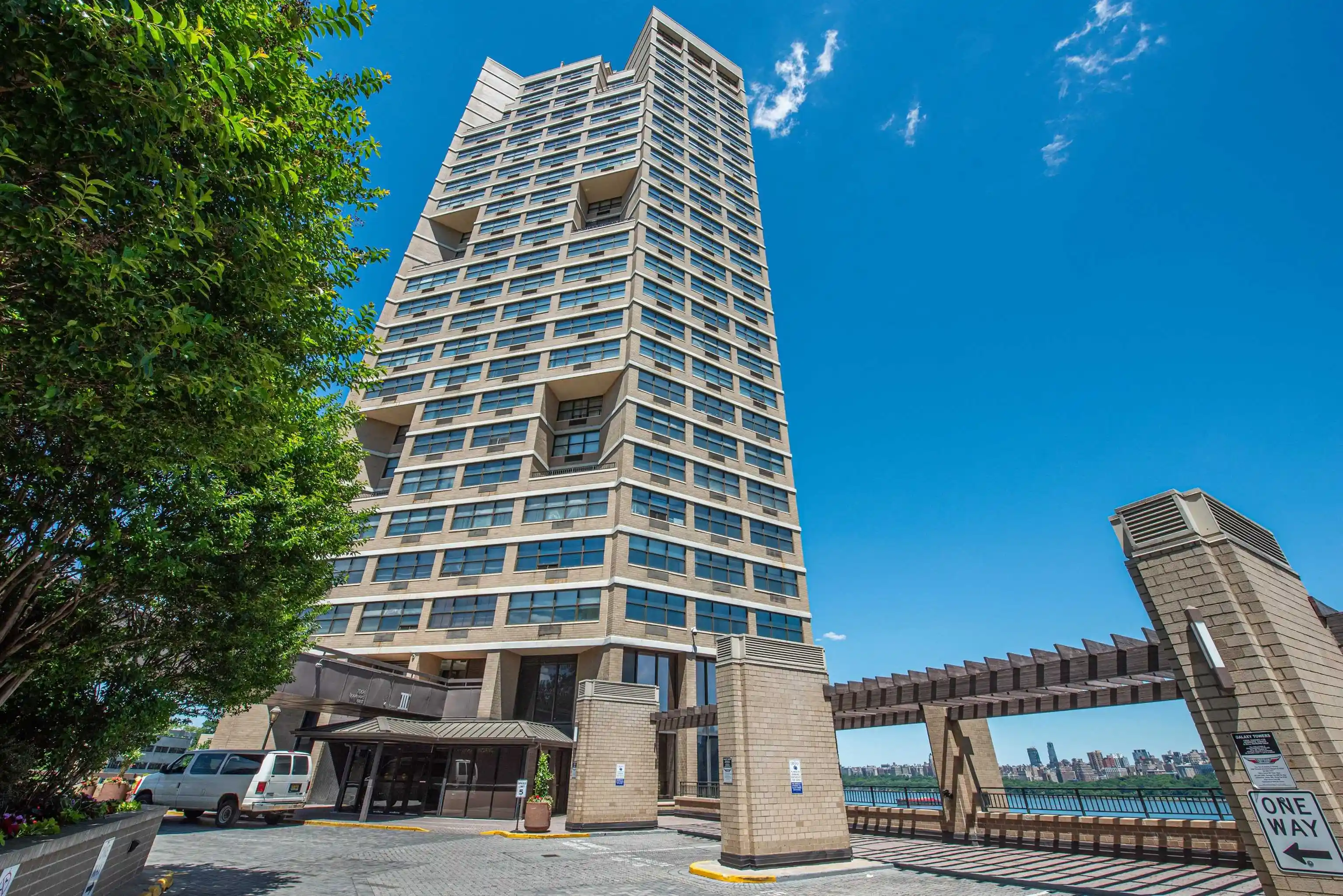 7004-blvd-east-39f-guttenberg-nj-07093/hzid_303e1bff