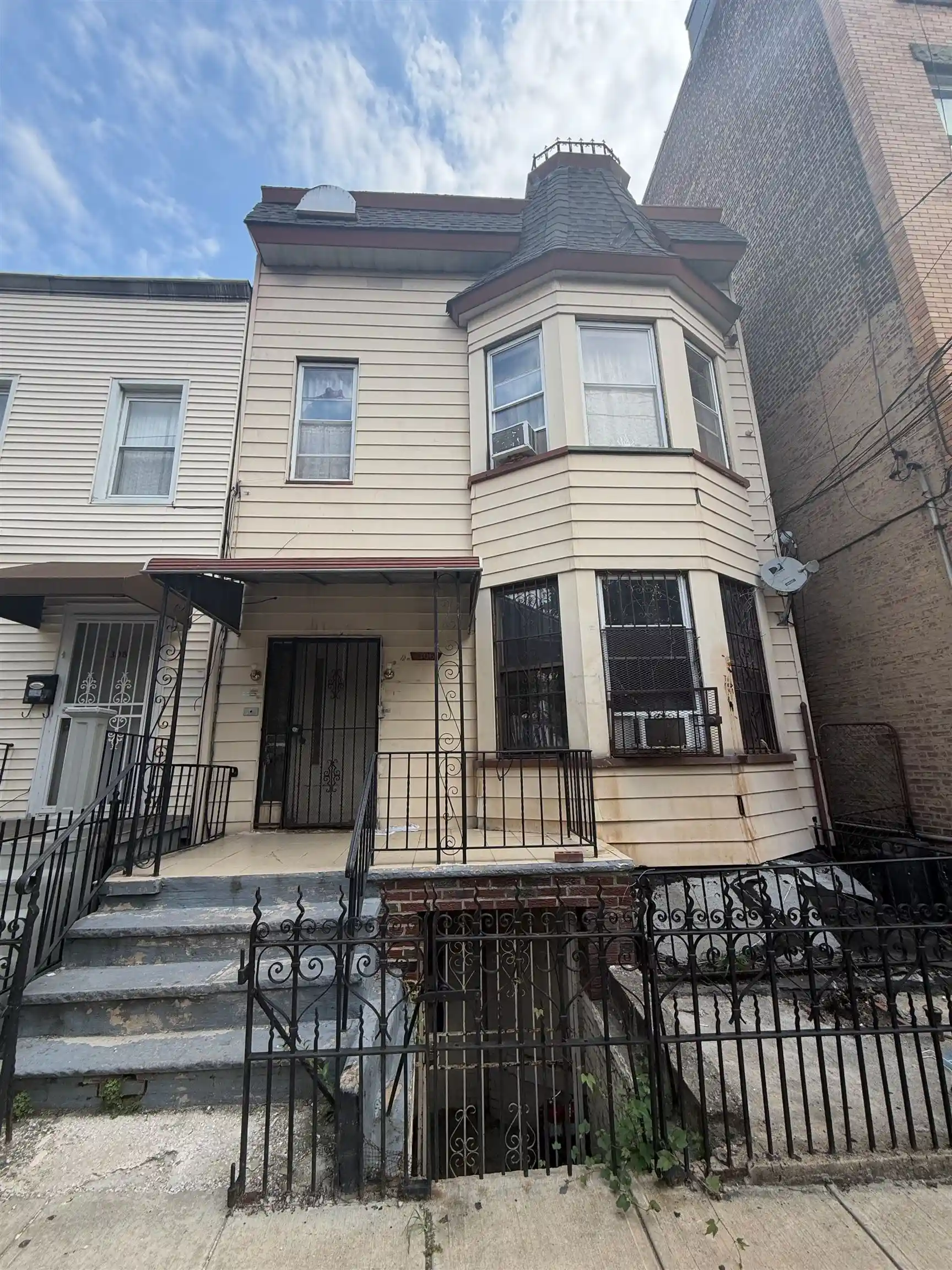 306-43rd-street-union-city-nj-07087/hzid_b4def7ed