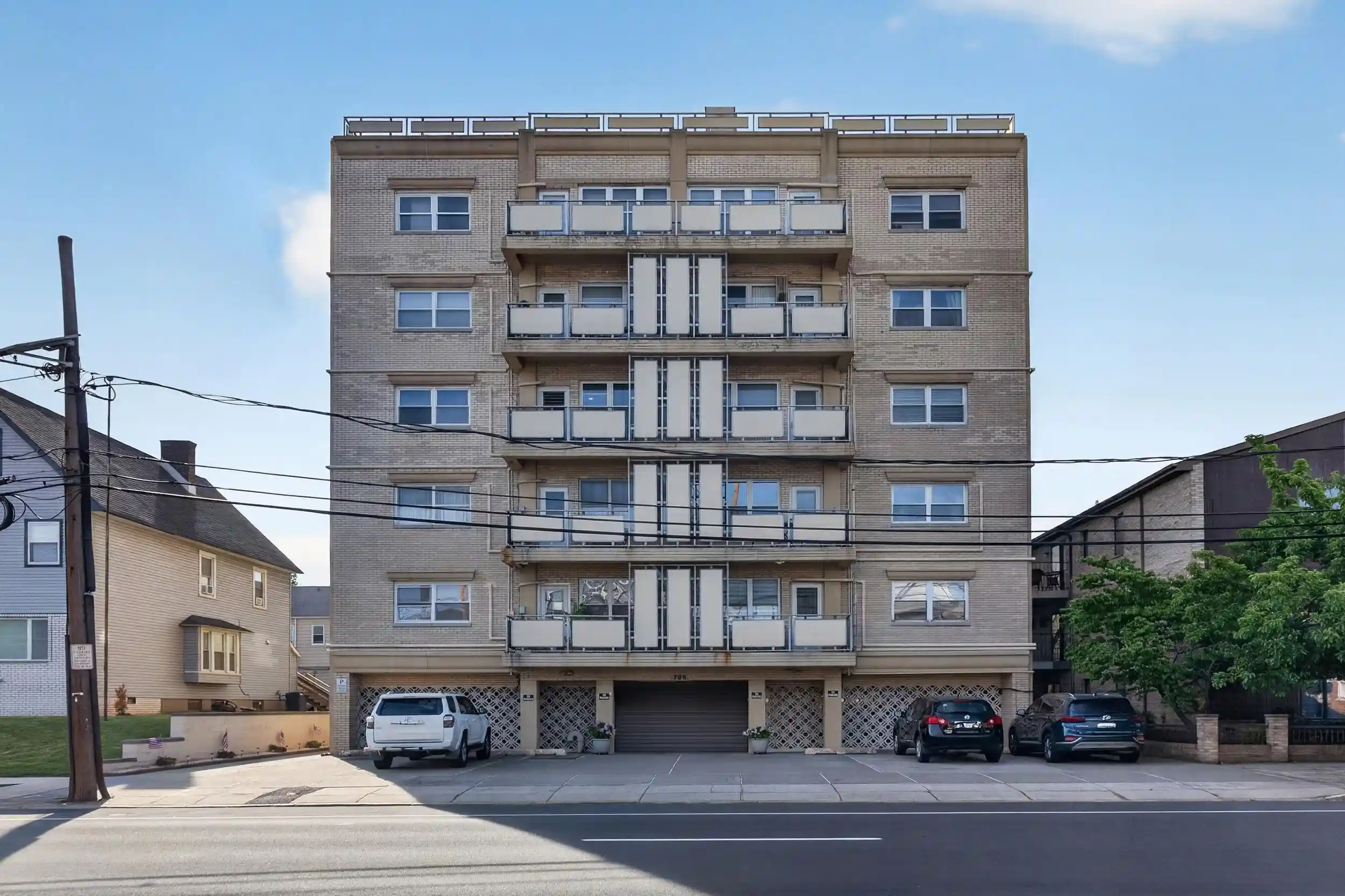 795-ave-c-202-bayonne-nj-07002/hzid_5d156c44