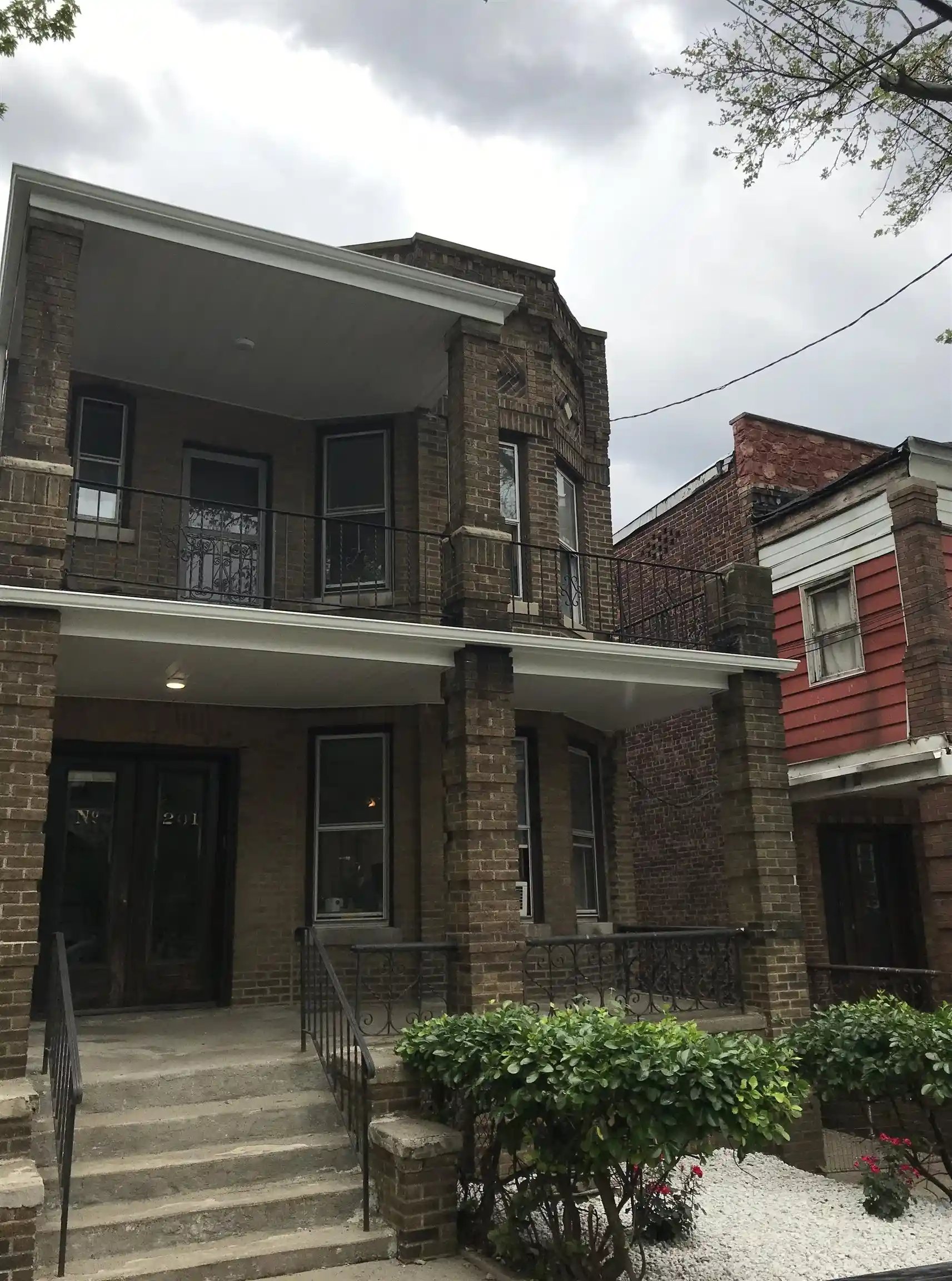 201-grant-ave-jersey-city-nj-07305/hzid_3d2025b1