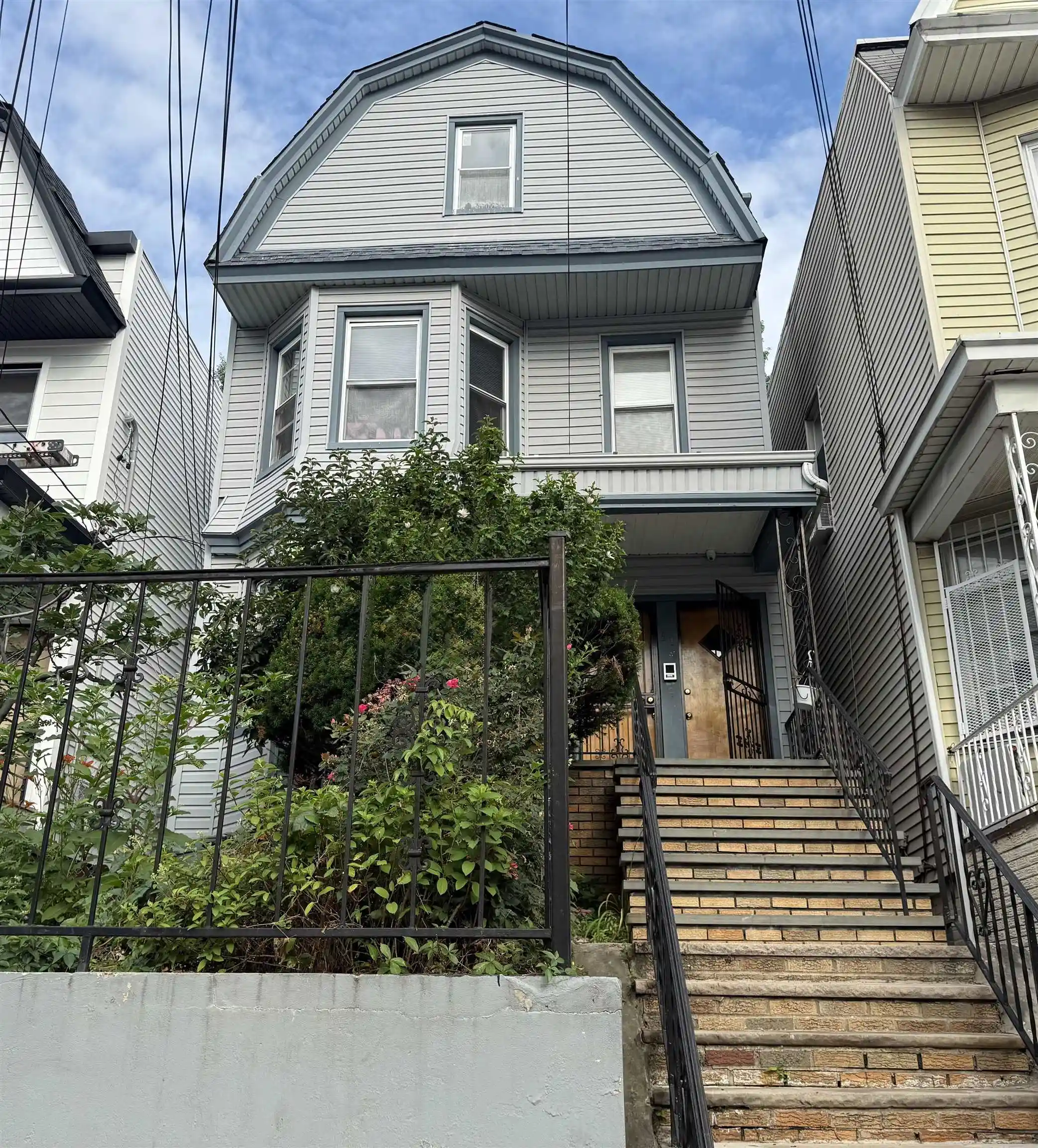 57-randolph-ave-jersey-city-nj-07305/hzid_0326f3b5