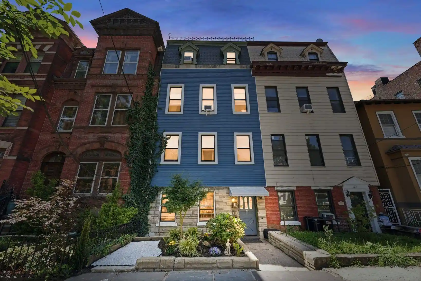 21-bentley-ave-jersey-city-nj-07304/hzid_e994e8ad