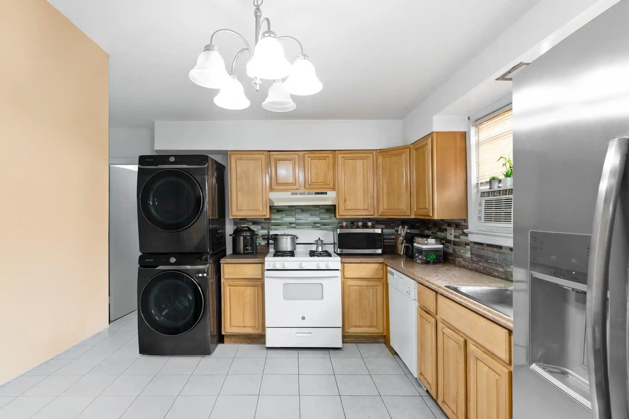555-61st-street-west-new-york-nj-07093/hzid_d882b663